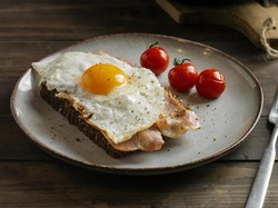 10 Resep Olahan Telur 10 Menit untuk Sahur Praktis