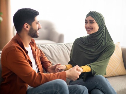 Batas Hubungan Kemesraan Suami Istri saat Puasa Ramadhan