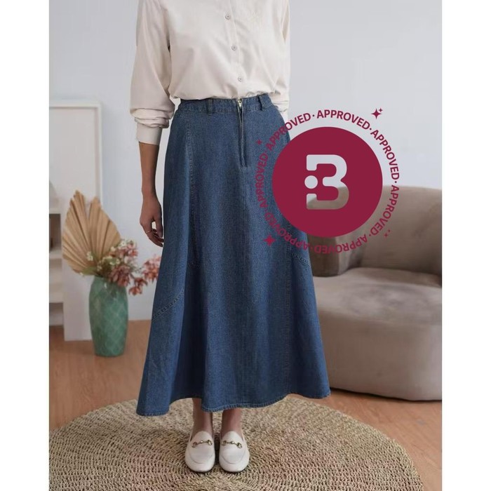 Inspirasi outfit bukber ala Melody Laksani