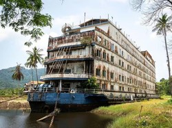 Hotel Apung yang Terkutuk: Wabah Misterius hingga Terbakar Tanpa Sebab