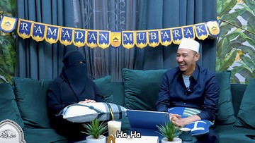 Timur Tengah Memanas, Habib Usman dan Kartika Putri Tetap Umroh Bareng Keluarga