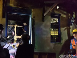 Rumah Warga Mangkubumen Solo Ludes Terbakar Saat Ditinggal Tarawih