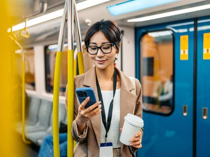 Ketentuan Buka Puasa di KRL, Transjakarta, MRT, dan LRT