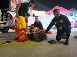 Video Detik-detik Polisi Nyamar Barongsai Tangkap Maling Rumah Perwira