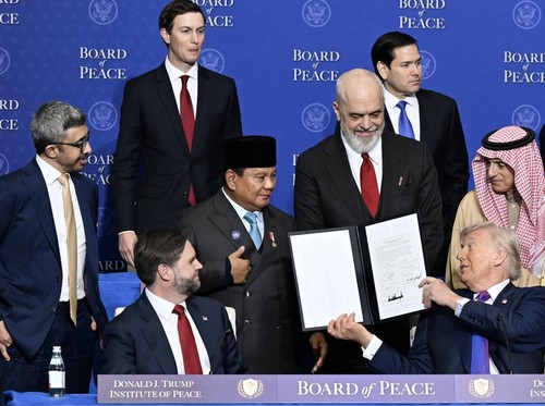Presiden Prabowo Subianto menjadi salah satu petinggi negara anggota Board of Peace (BoP) yang hadir dalam rapat perdana dewan tersebut di Washington D.C, Amerika Serikat, Kamis (19/2) waktu AS.