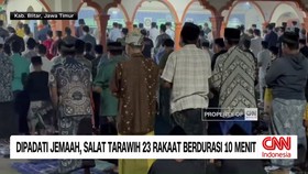 VIDEO: Salat Tarawih Berdurasi 10 Menit Dipadati Jemaah