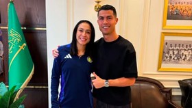 Bintang Al Nassr Nangis Usai Mualaf dan Dirayakan Rekan Setim