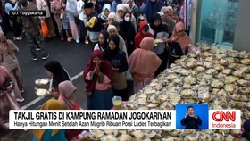 VIDEO: Takjil Gratis Ribuan Porsi di Kampung Ramadan Jogokariyan