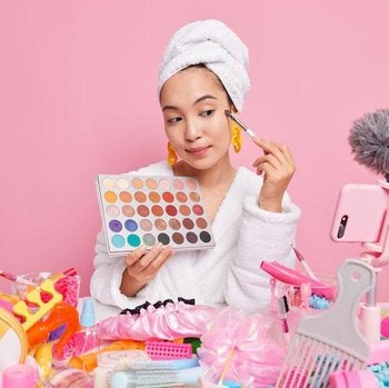 Simak Detail Tentang Tren Makeup Bebot dan Kikay dari Filipina yang Lagi Tren