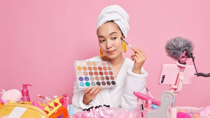 Simak Detail Tentang Tren Makeup Bebot dan Kikay dari Filipina yang Lagi Tren