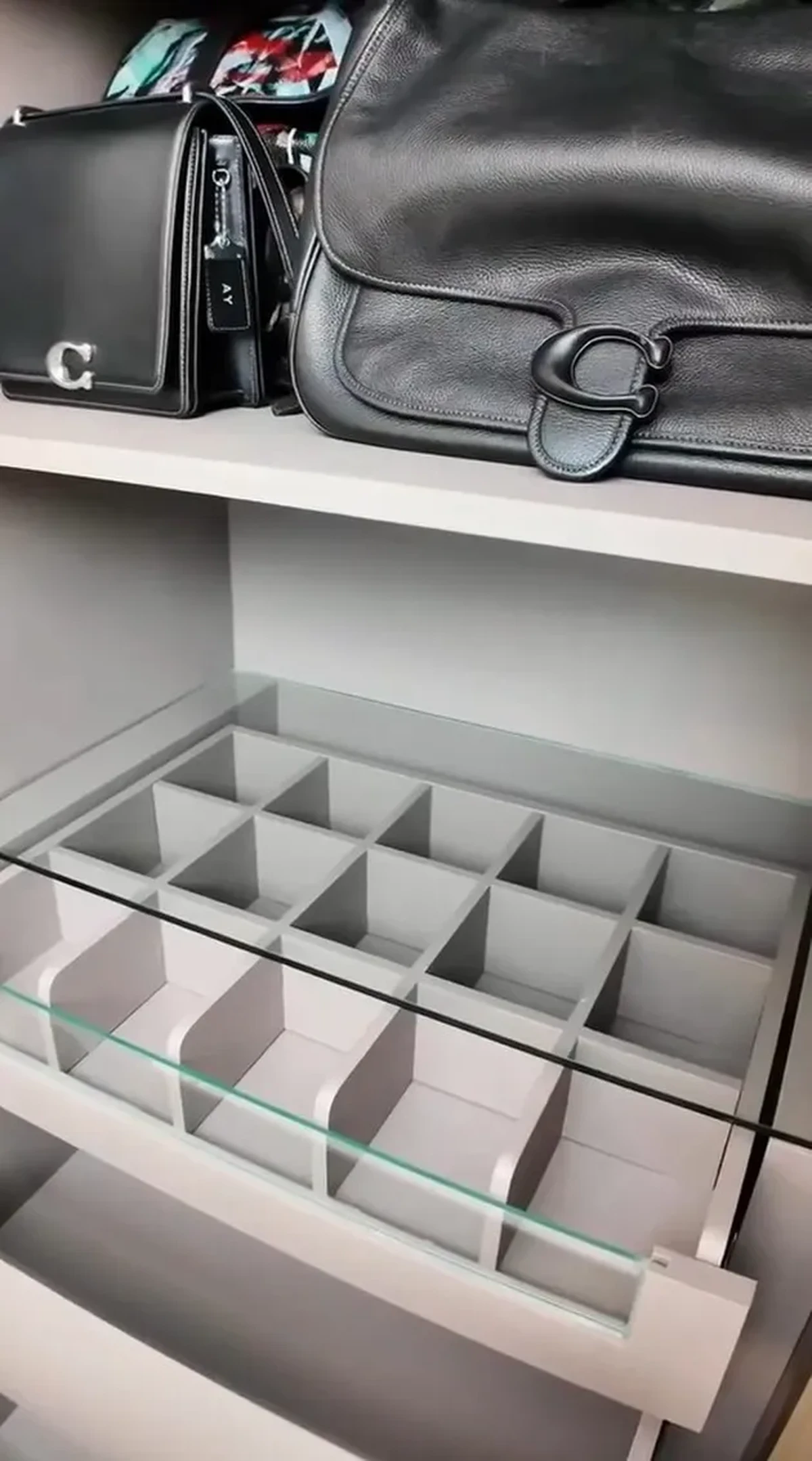 Wardrobe Shenina Cinnamon dan Angga Yunanda