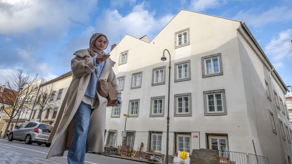 FOTO: Penampakan Rumah Masa Kecil Hitler di Austria Jadi Kantor Polisi