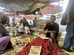 Harga Cabai di Palembang Pedas, Bawang Merah Turun