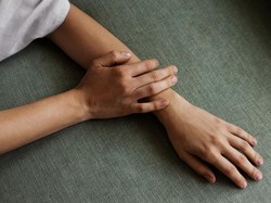 Cara Hidrasi Kulit yang Tepat Menurut Dermatologis Agar Tak Kering saat Puasa