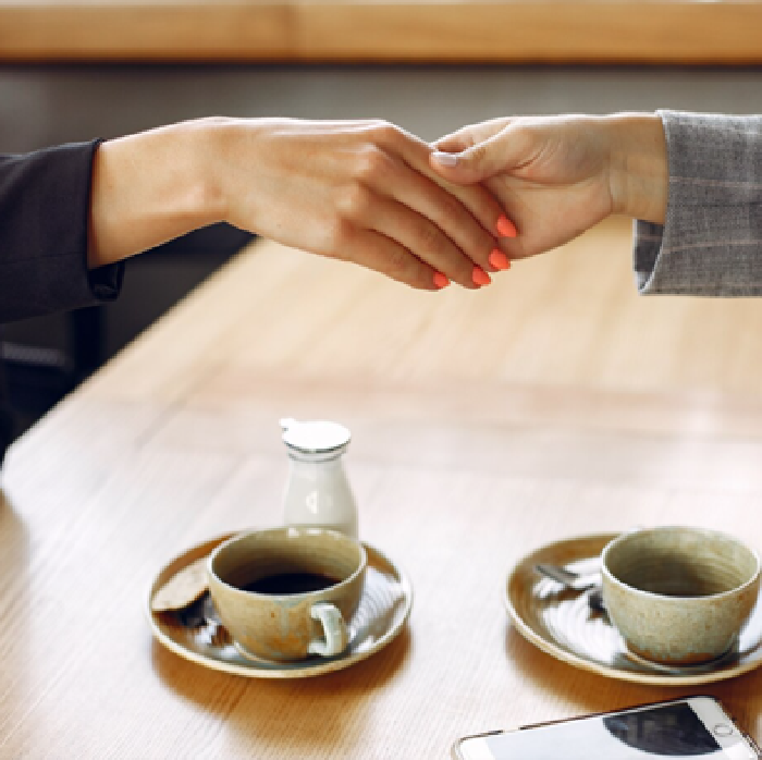 Memaafkan adalah cara melepaskan beban emosi, bukan membenarkan kesalahan orang lain.