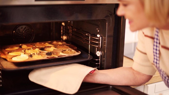 Hati-Hati, 5 Wadah Makanan yang Tidak Boleh Dimasukkan ke Microwave