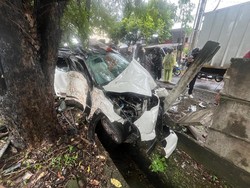 Mobil Raize Kecelakaan di Tol Sutami Makassar, 1 Orang Tewas