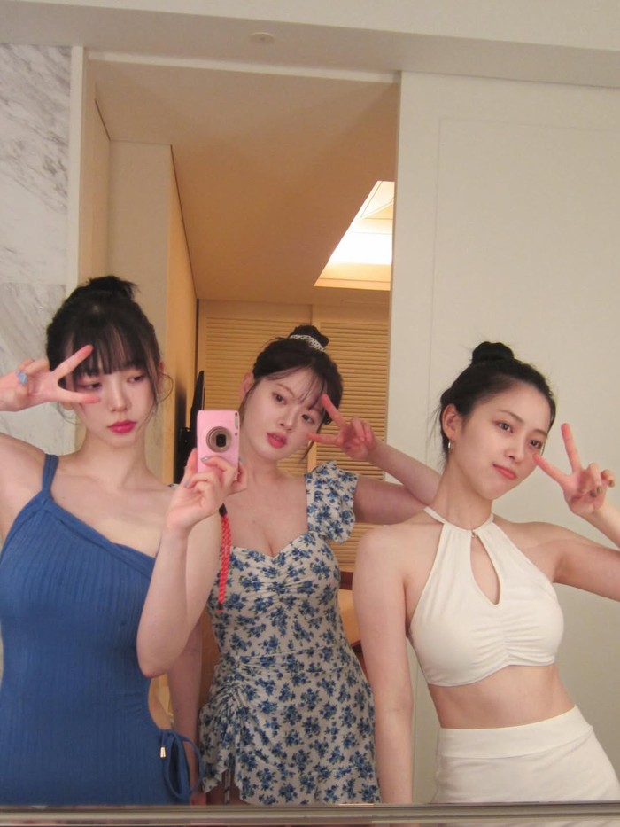 Pada Januari lalu, penggemar dibuat terkejut dengan video challenge dari Karina aespa, Ryujin ITZY, dan aktris Han Su A saat hangout bersama di laman Instagram aespa./ Foto: instagram.com/swaxwa