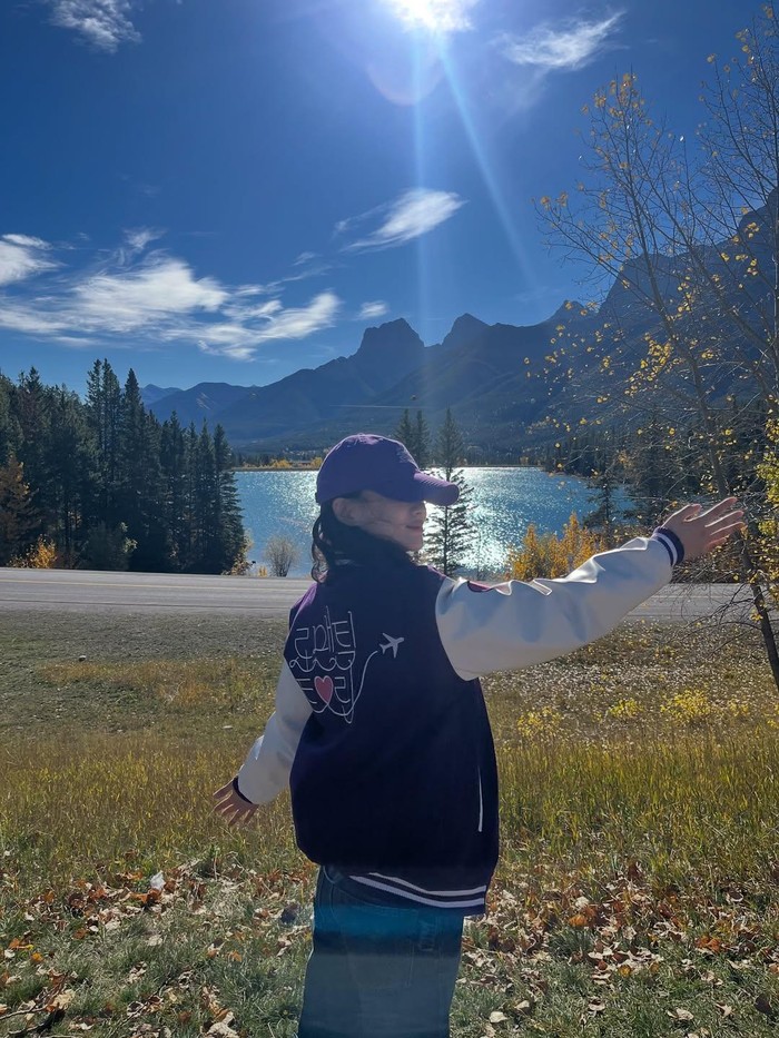 Sementara itu, Lee Yi Dam telah menamatkan pendidikan terakhirnya di Incheon Catholic University yang saat itu fokus menekuni bidang Cultural Contents. Lee Yi Dam juga sering terlibat dalam kegiatan klub teater di kampus./ Foto: instagram.com/eedam_b