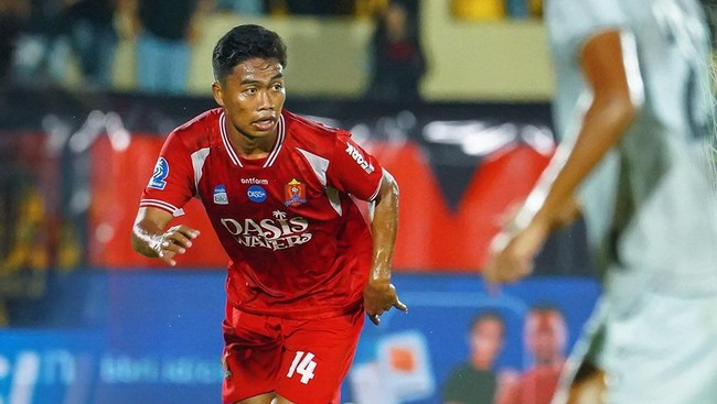 Kemenangan Persijap Jepara atas Persebaya Surabaya, 3-1, pada pekan ke-22 Super League diwarnai dengan kolapsnya bek Rahmat Hidayat di tengah pertandingan.