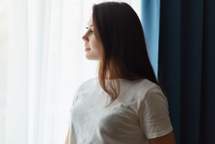 Beberapa studi menunjukkan afirmasi positif dapat meningkatkan kesejahteraan dan harga diri. Namun efeknya cenderung kecil dan tergantung pada konteksnya./ Foto: freepik.com/user18526052