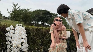 6 Tahun Kepergian Ashraf, BCL Ziarah ke Makam Mendiang Suami: Kami Masih di Sini