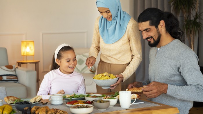 8 Daftar Makanan yang Bisa Jadi Meal Prep saat Ramadan, Wajib Ada di Kulkas!