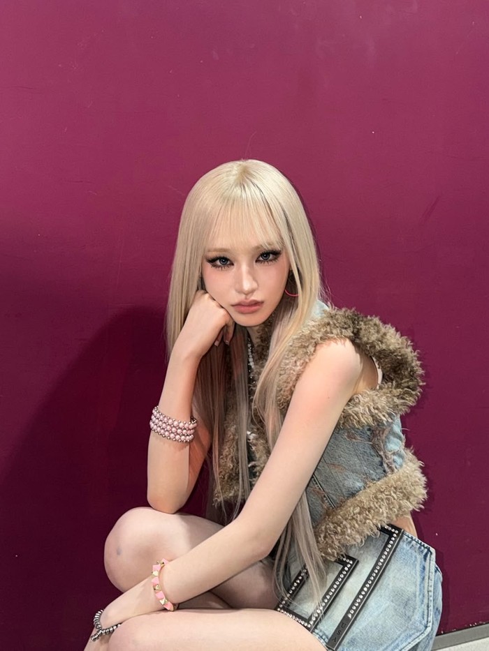 Gaya para personel IVE saat membawakan &lsquo;BANG BANG&rsquo; pun selalu dibanjiri komentar positif netizen, terutama Liz yang berhasil membuat semua mata tertuju padanya ketika perform di Show! Music Core pada 14 Februari 2026 lalu./ Foto: instagram.com/liz.yeyo