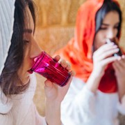 4 Kebiasaan Minum Saat Berbuka yang Diam-diam Bikin Tubuh Cepat Lemas