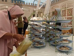 Masjid Ar-Rahman Blitar Siapkan 1.500 Porsi Buka-Sahur Gratis Tiap Hari