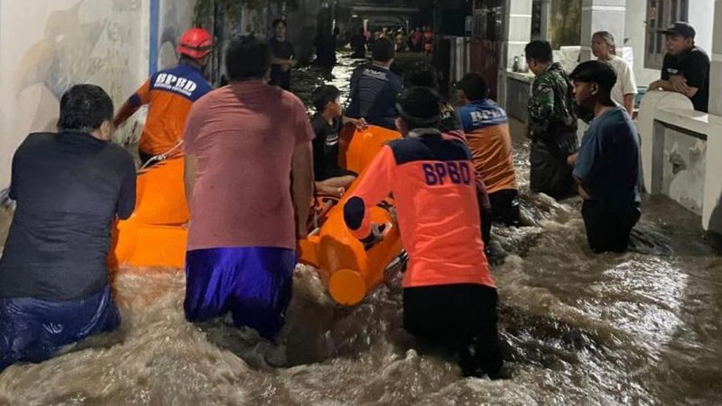 Banjir Probolinggo: Lima Kecamatan Terdampak, Tinggi Capai 1,5 Meter