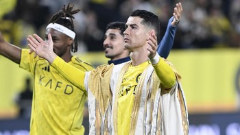 FOTO: Momen 'Gila' Ronaldo Cetak 2 Gol, Bantu Al Nassr Hajar Al Hazm