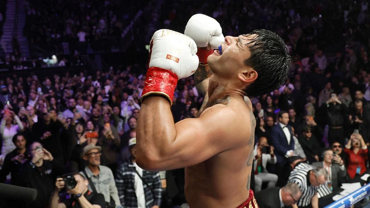 FOTO: Detik-detik Ryan Garcia Rebut Sabuk Juara Dunia WBC dari Barrios