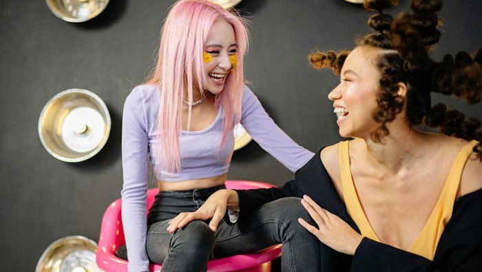 Mudah memuji orang lain