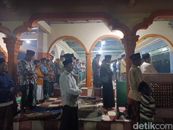 Bertahan 119 Tahun, Ini Asal Mula Tarawih Kilat Cuma 13 Menit di Blitar