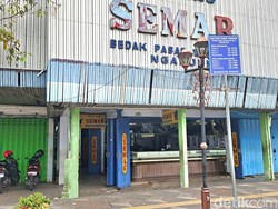 Toko Emas Semar Nganjuk Buka Lagi Usai Digeledah, tapi Etalase Kosong