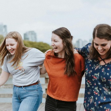 3 Cara Menghadapi Teman yang Haus Perhatian Tanpa Harus Membuang Energi