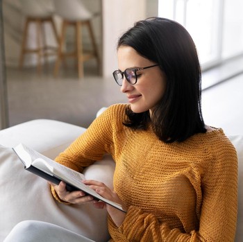 Top 5 List: Rekomendasi Buku Bacaan Ringan untuk Ngabuburit