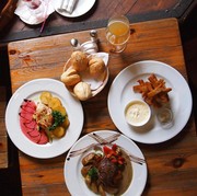 5 Zodiak yang Hobi Wisata Kuliner, Kamu Termasuk?