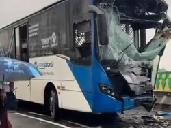23 Penumpang Terluka Imbas Tabrakan Adu Banteng TransJ di Jalur Langit