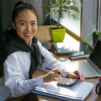 7 Ciri Orang yang Pandai Mengelola Keuangan, Bukan Pelit tapi Punya Kendali