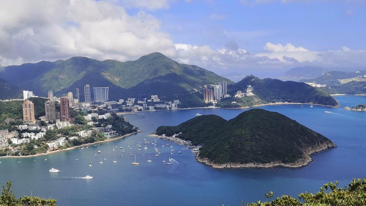 Panorama of Deepwater Bay and Hong Kong south coast from Nam Long Shan&comma; or Brick Hill&comma; a hill on the Hong Kong Island near Wong Chuk Hang and Aberdeen&period; At an elevation of 247 metres&comma; it overlooks the South China Sea and Aberdeen Channel&period;
