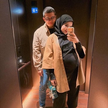 Terpopuler: Kondisi Langka Anak Zaskia Sungkar vs Profil Istri Virgoun