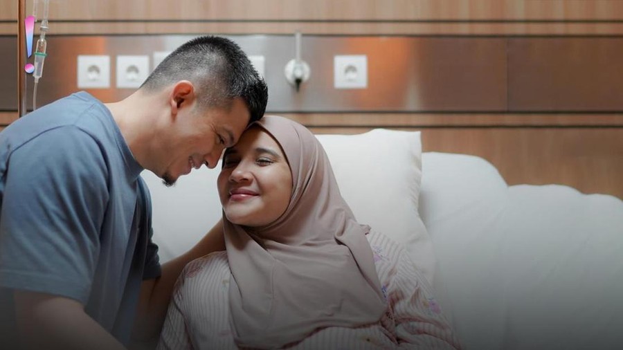 Live Streaming&colon; Jumpa Pers Kelahiran Anak Ketiga Zaskia Sungkar-Irwansyah