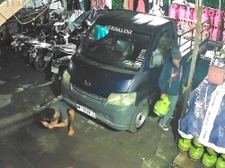 Video Maling Tabung Gas di Jogja Dihajar Warga Pakai Stik Golf