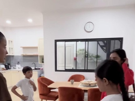 Potret Rumah Baru Sarah Menzel, Homey Banget Bikin Arsya Ingin Tinggal Bareng