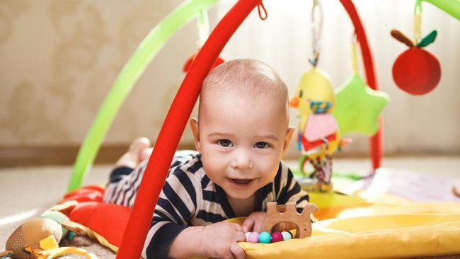 9 Ide Stimulasi Bayi Sejak Lahir agar Cerdas
