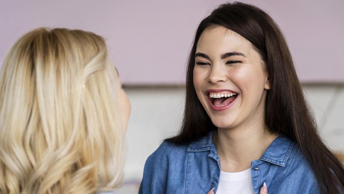 3 Tipe Kepribadian MBTI Paling Jago Komunikasi, Kamu Salah Satunya?