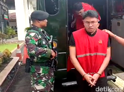 Tampang Youtuber Resbob Jelang Sidang Perdana di PN Bandung