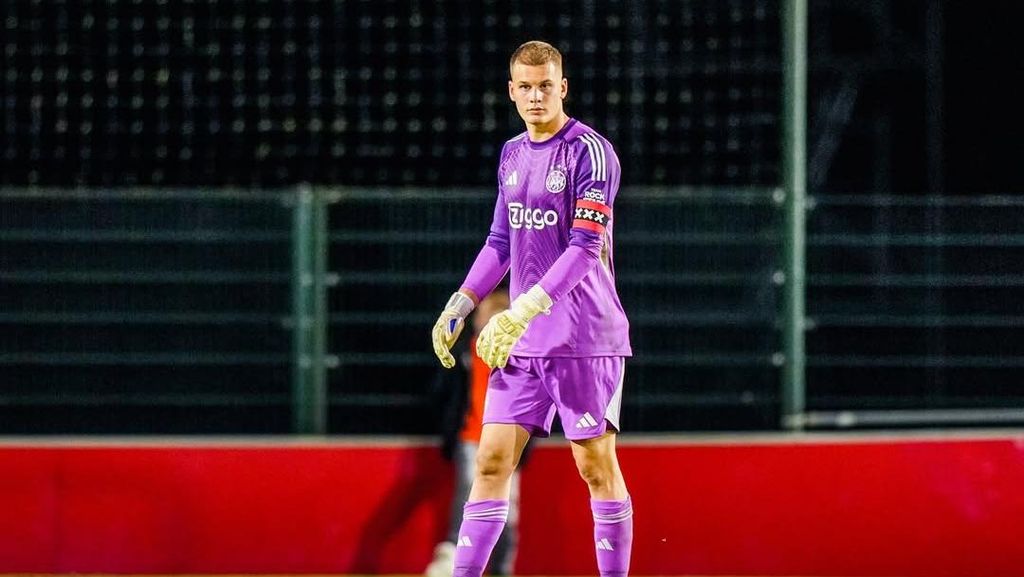 Maarten Paes Jadi Pilihan Utama, Kiper Cadangan Ajax Kecewa